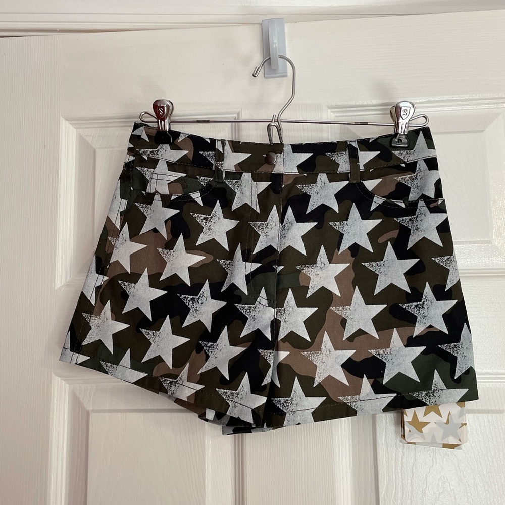 💥NWT💥 Valentino Star print shorts - Picture 3 of 6